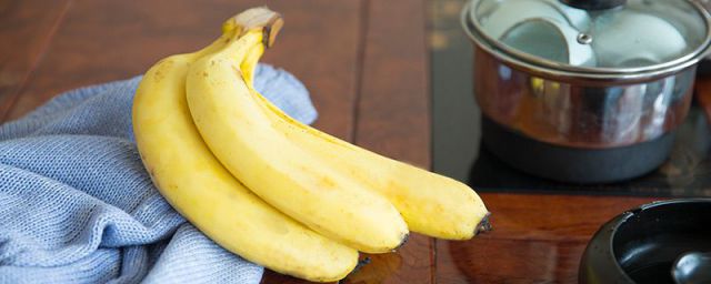 黄桃跟香蕉能一起吃吗(香蕉和黄桃能一起吃吗?)