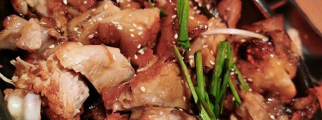 砂锅炖猪蹄怎么做好吃又容易烂(猪蹄子一般砂锅熬多久)