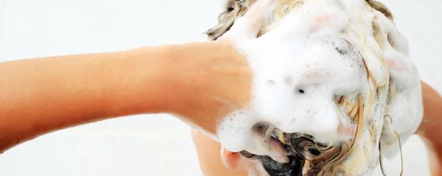 头皮癣可以用硫磺皂洗头吗(银屑病可以用硫磺皂洗头吗)